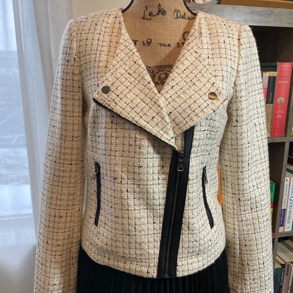 Banana Republic white plaid collarless biker jacket style blazer